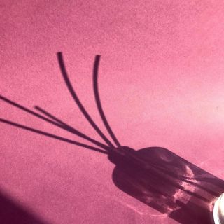 Mám ráda difuzery hlavně v koupelně nebo šatně. Tím pádem je tam vždicky moc příjemná vůně ! Třeba teď mám doma už asi...