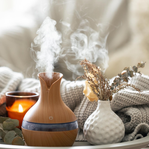 Aromaterapia v lete: Najlepšie vône sviečok na relaxáciu a osvieženie