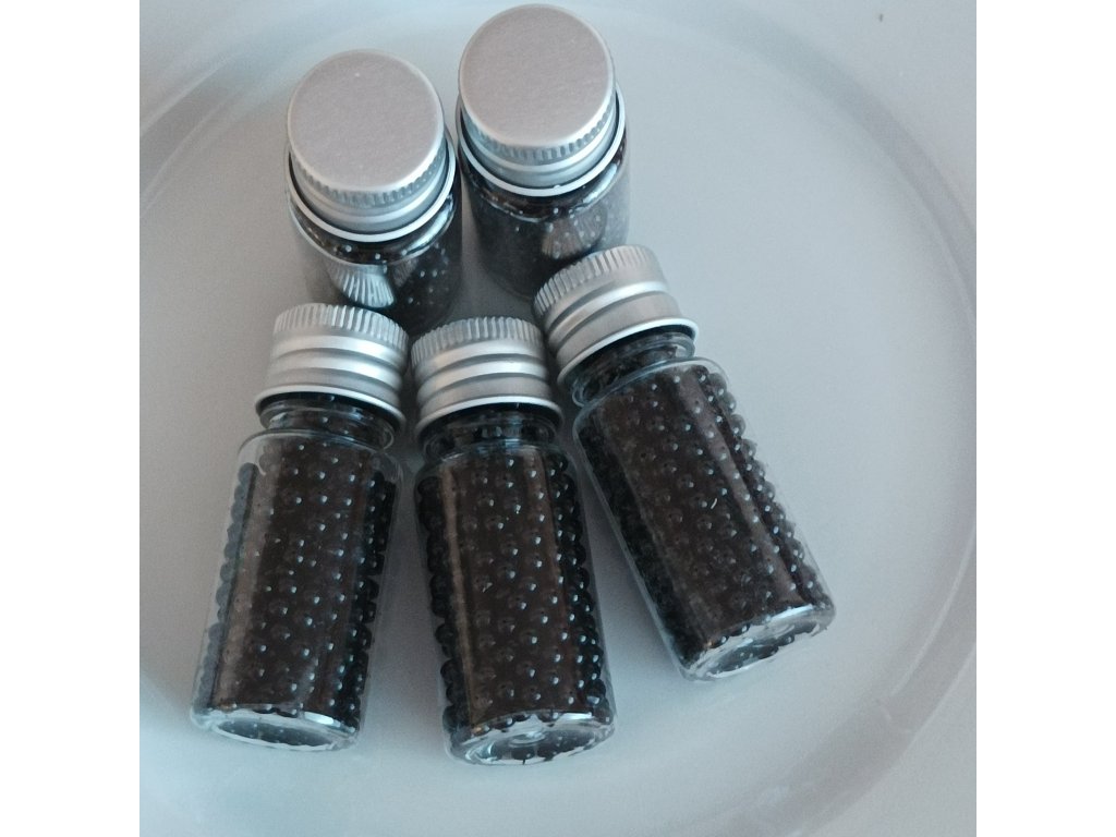 Vodní perly pro senzorické hraní v černé barvě