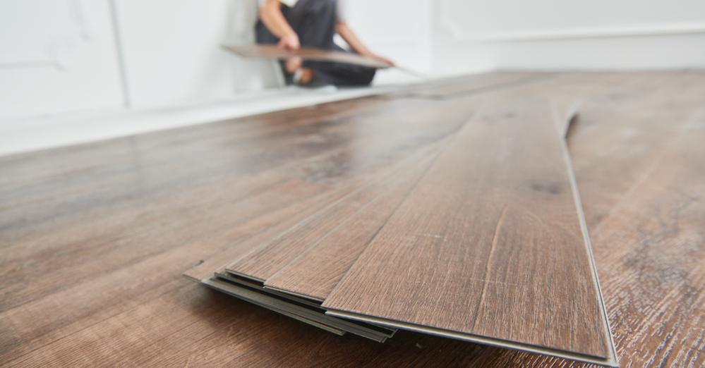 Tiché vinylové podlahy pro akustický komfort