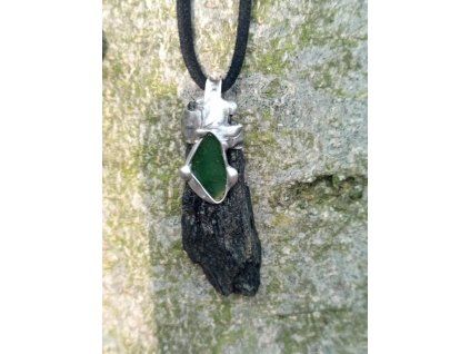 Kyanit černý se serpentinitem