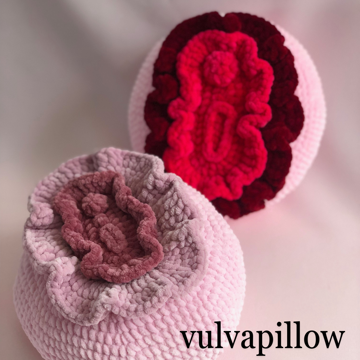 vulva pillow, háčkovaný vankúš