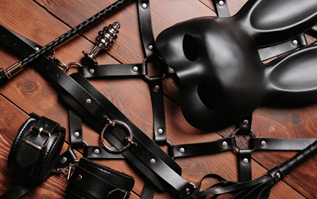 Kolíky s liščím ocáskem jako nejrajcovnější trend současnosti - proč a jak vybrat pro partnerku