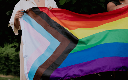 Co znamená být Queer? Orientace, vztahy, význam nejen v erotice