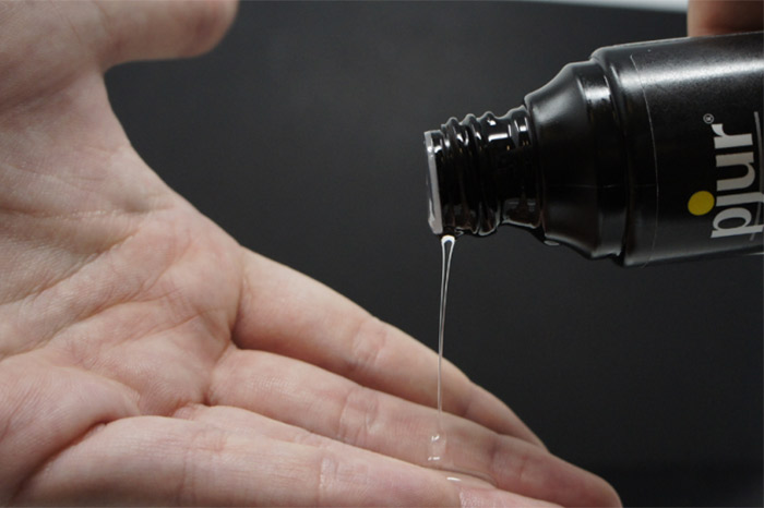 Pjur – jak probíhá výroba a testování lubrikačního gelu?