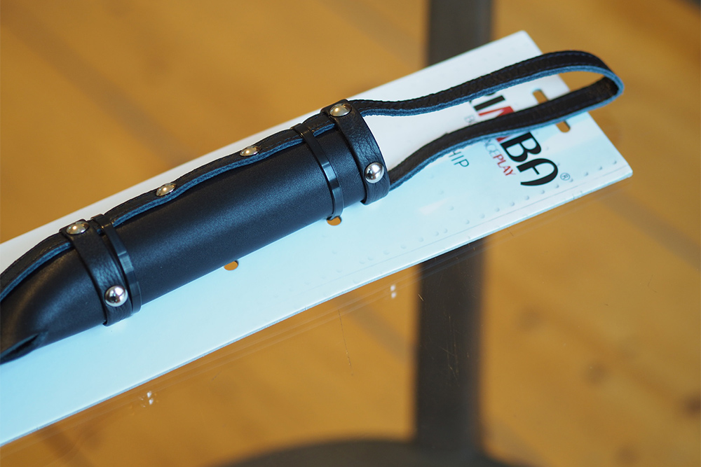 Kvalitní kožená BDSM plácačka 48 cm