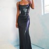 Sexy šaty dlouhé lesklé černé ARRI1 zpředu 1