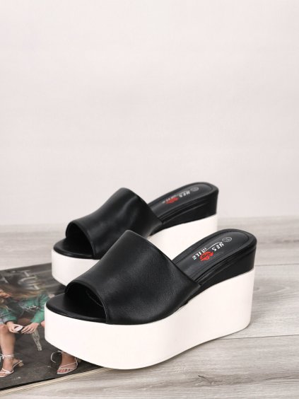 cierne damske slapky na platforme YES 10588 13 black 1