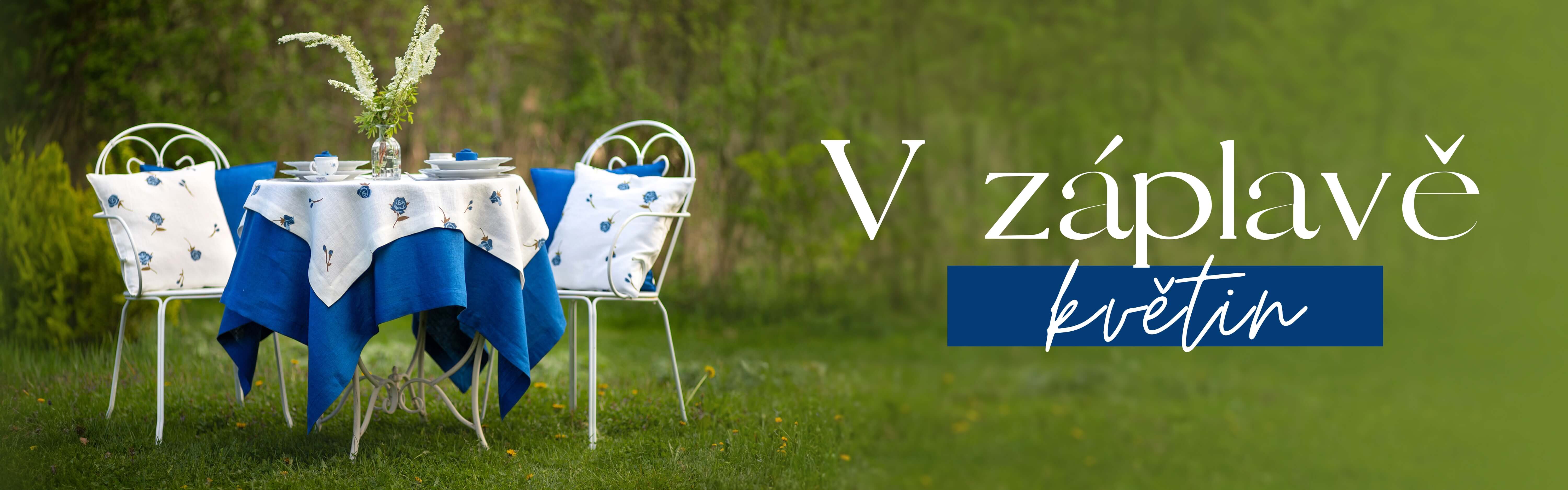 V záplavě květin