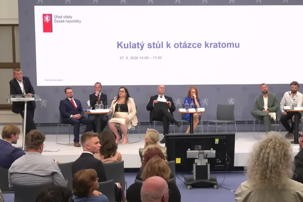 Nové restrikce? Kratomová diskuze, operace Korund a další změny v legislativě