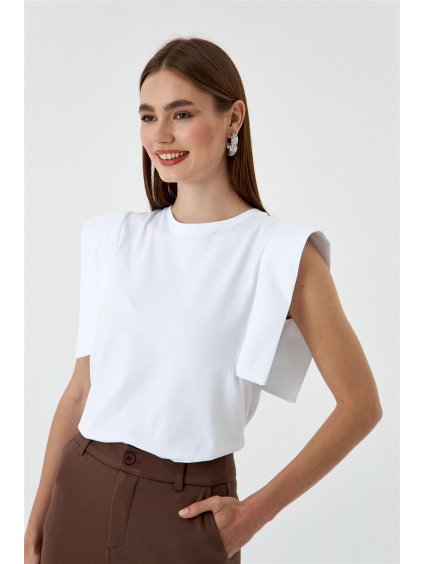 Biele tričko s elegantným strihom