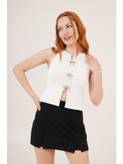 Elegantný top s ozdobnými mašľami biely