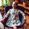 Šaty s kapsami - smetanově bílá se zemitě černým potiskem
