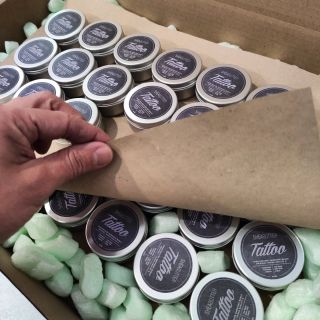 Vianočné balenie 🌲 vrcholí... Kopec s vás si pod stromčekom nájde SHEABUTTER TATTOO ♠️ #sheabutter...