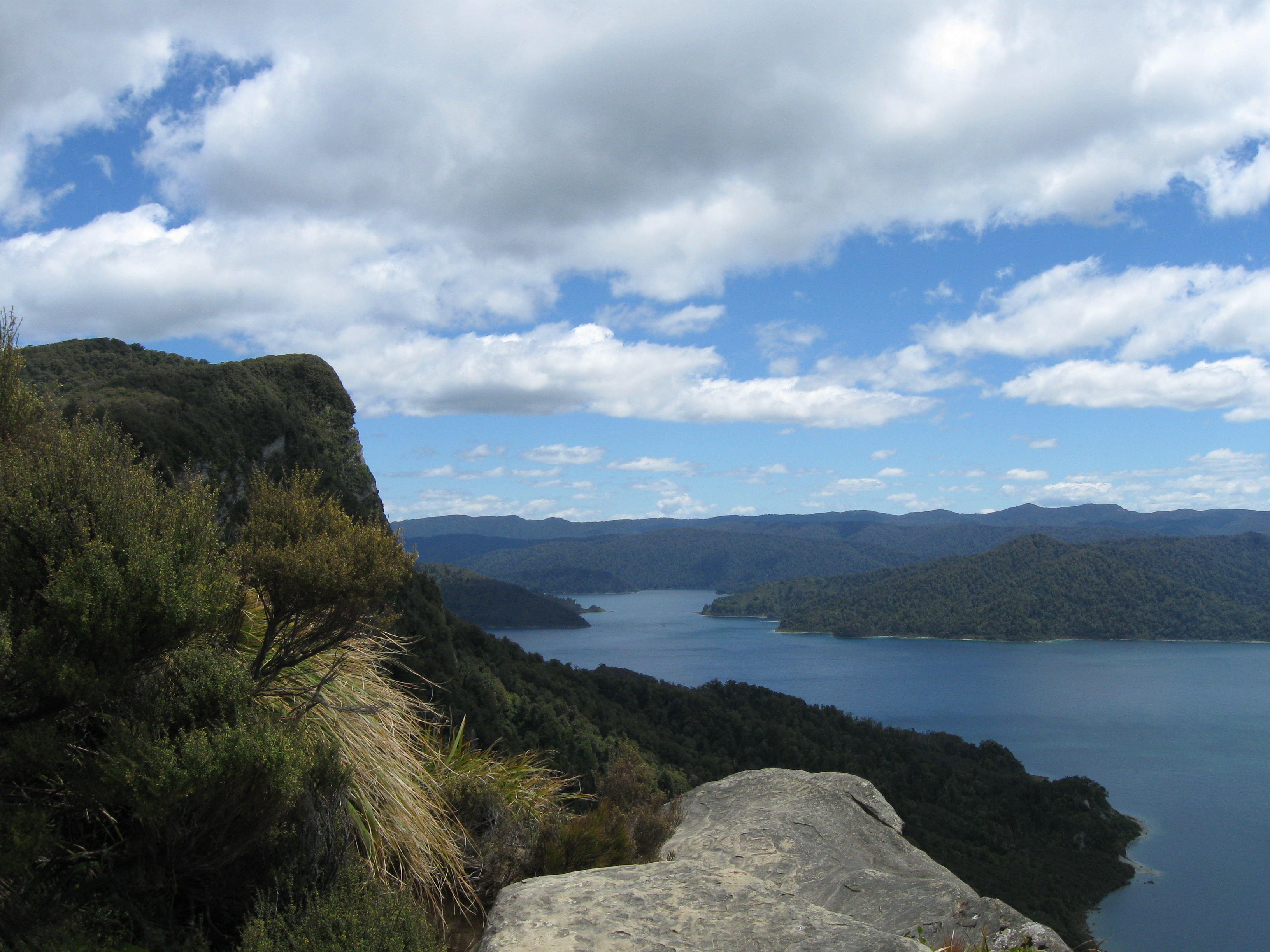 Jezero Waikaremoana - Nový Zéland