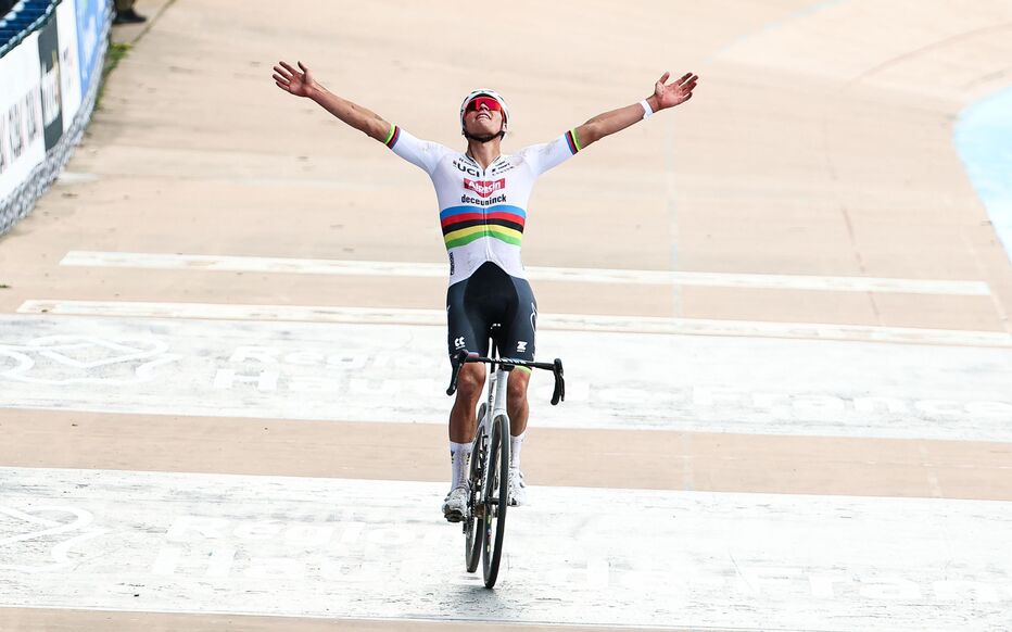 Démon MVDP bere po Flandrech i Roubaix