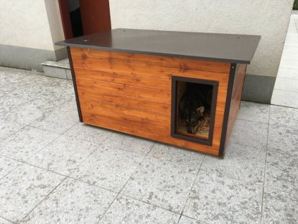 Psí bouda Rozárka, hnědé oplechování