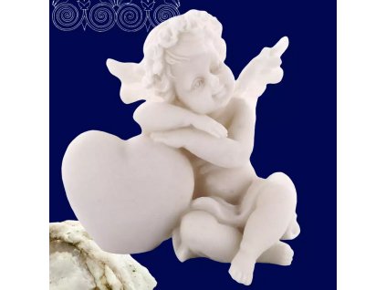 Alabastrová figurka anděla spícího na srdíčku I - 8 cm