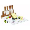 Skleněné prkénko s noži na sýry Kitchen Basic. Sada obsahuje 4 různé druhy nožů na sýr. Tento produkt je od značky Easy Life.