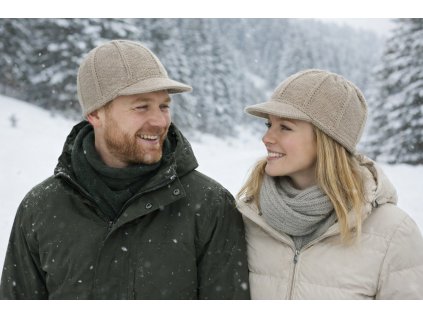 Zateplená pletená čiapka so šiltom