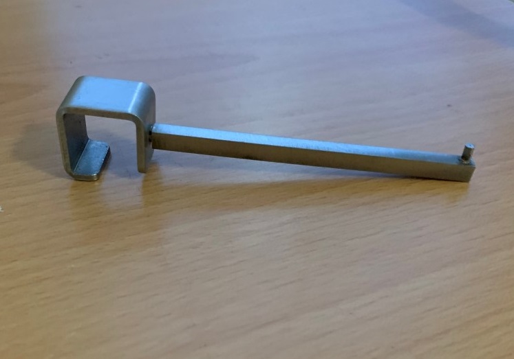 Hák na štender 18cm Veľkosť: 18cm, Farba: Strieborná