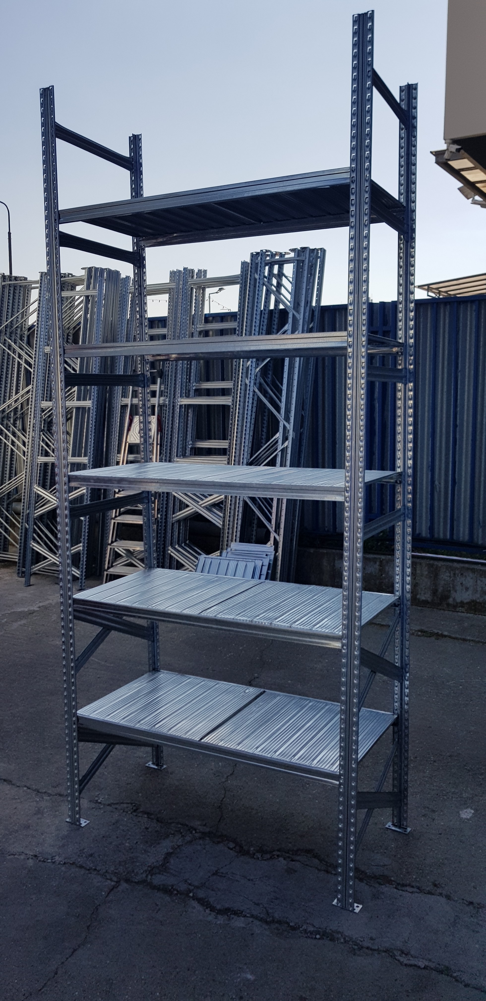 Stavebnicový regálový systém s 5 policami Veľkosť: 80cm, Farba: Strieborná