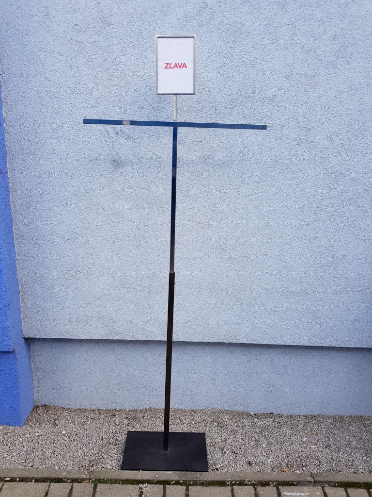 Výškovo nastaviteľný štender Veľkosť: 152CM, Farba: Strieborná