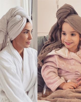 Ona je moje malá MUSAKA 😊😂 Když vidíte jak vaše malé Já děla stejně věci jako babička je upřímně ne jen vtipné ,roztomilé...