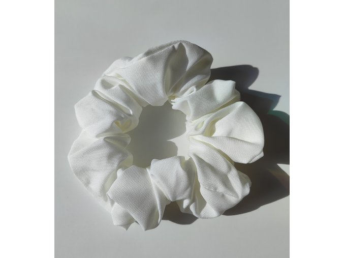 Scrunchie bílá umělé hedvábí