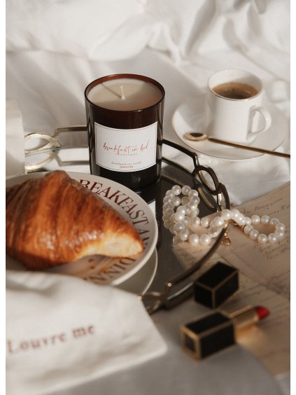 by janatini louvre me croissant candle