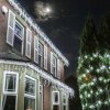 Weihnachtsbeleuchtung Eiszapfen mit 500 LEDs kaltweiß am Haus