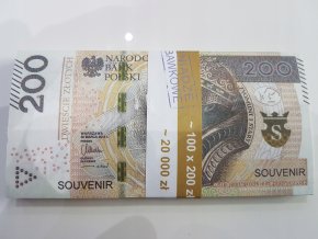 200zlotych banknoty do zabawy i nauki plik 100szt GRATIS