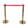 Slupek odgradzajacy zloty z tasma czerwona