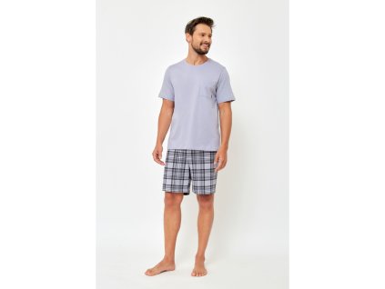 tricou și pantaloni scurți pentru dormit