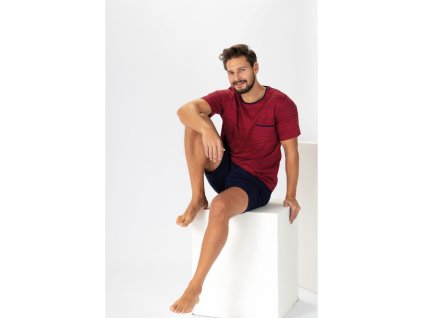 tricou și pantaloni scurți pentru dormit