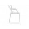 biela plastová stolička