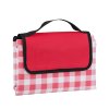 Pikniková deka nepremokavá 200 x 200 cm červená po zložení je z nej praktická prenosná taška