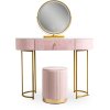 ružový toaletný stolík