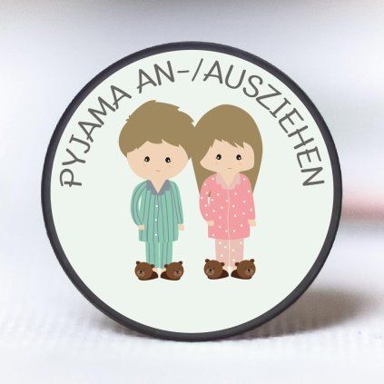 PYJAMA AN AUSZIEHEN 1024x1024 01