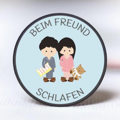 BEIM FREUND SCHLAFEN 1024x1024 01