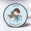 PAPA ARBEITET 1024x1024 01