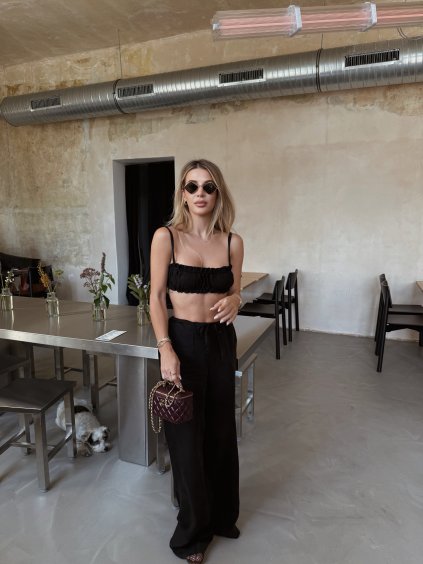 F835232B AF32 4AA7 8B7F 50F8A8F517A7