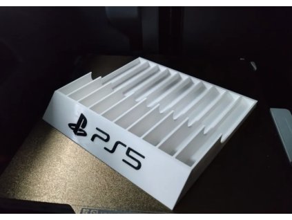 stojan-na-hry-ps5-ps4-3d-tisk-pla
