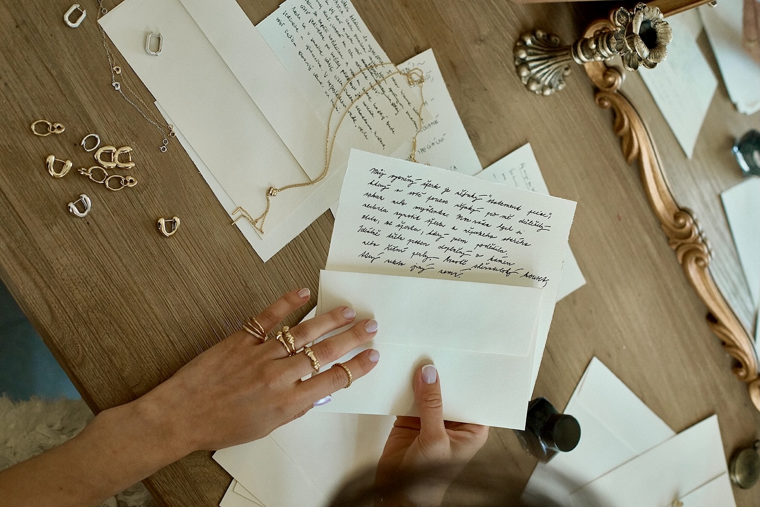 LOVE letters: Dopisy, které nikdy nebyly poslány