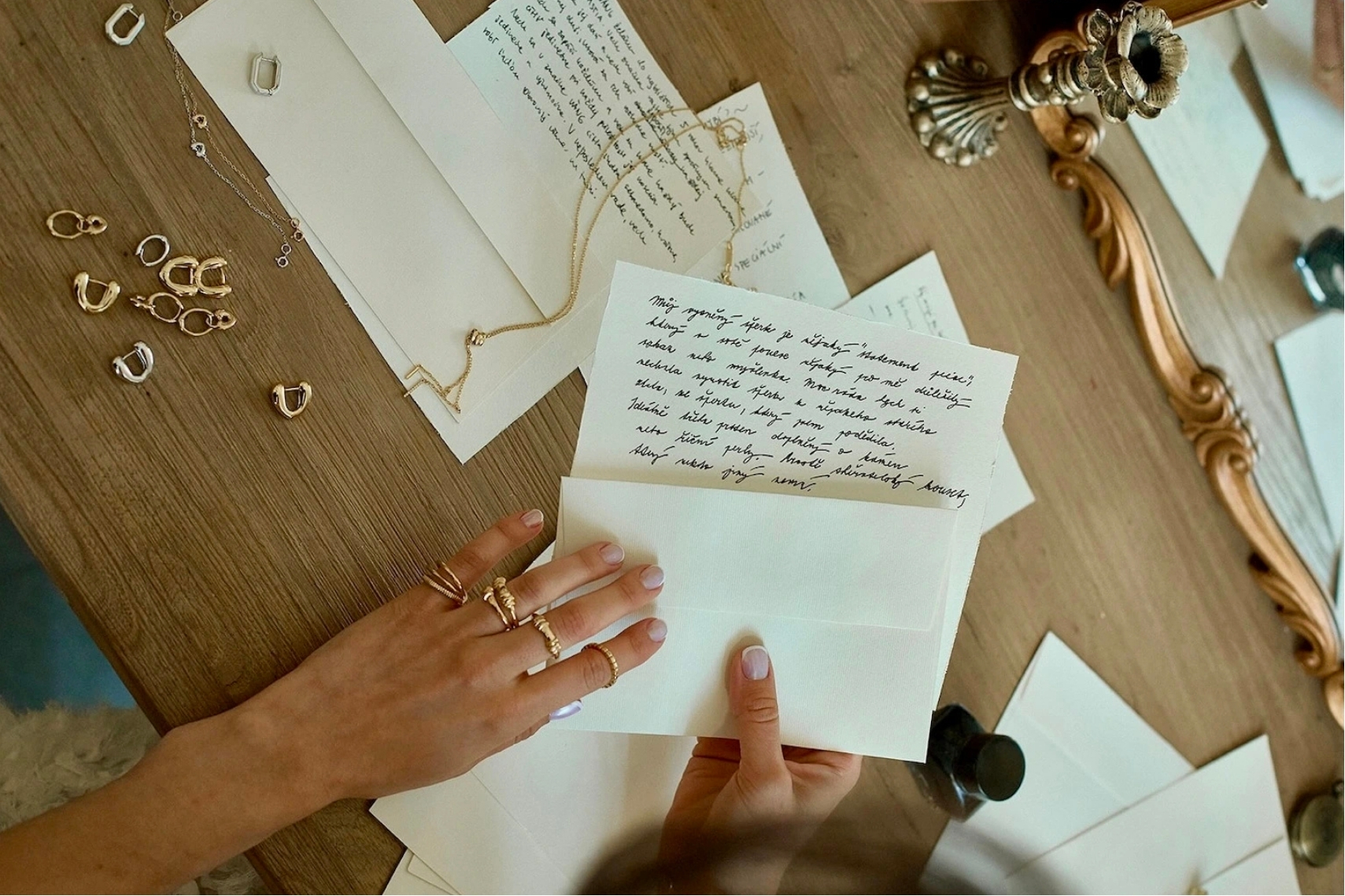 LOVE letters: Dopisy, které nikdy nebyly poslány