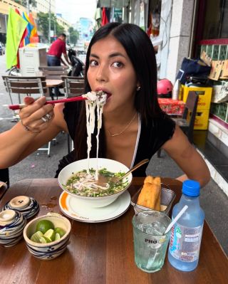 Plány na víkend: 🍜🥢💄🧋