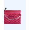 Guess V-Quilted Sera Red luxusní červené prošívané psaníčko s nápisem