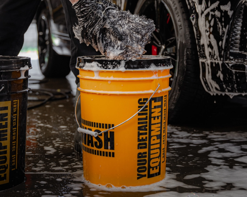 Léto končí: Jak udržet auto čisté i v horším počasí