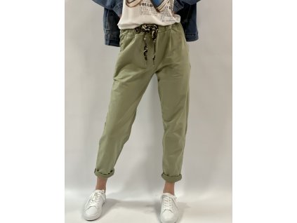 E7AA8B70 DAE4 4574 9940 98A0CB8D64B3