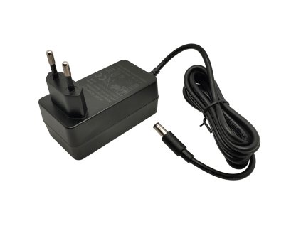 Zásuvkový adaptér s konstantním výstupním napětím 12V DC/ 3A / 36W